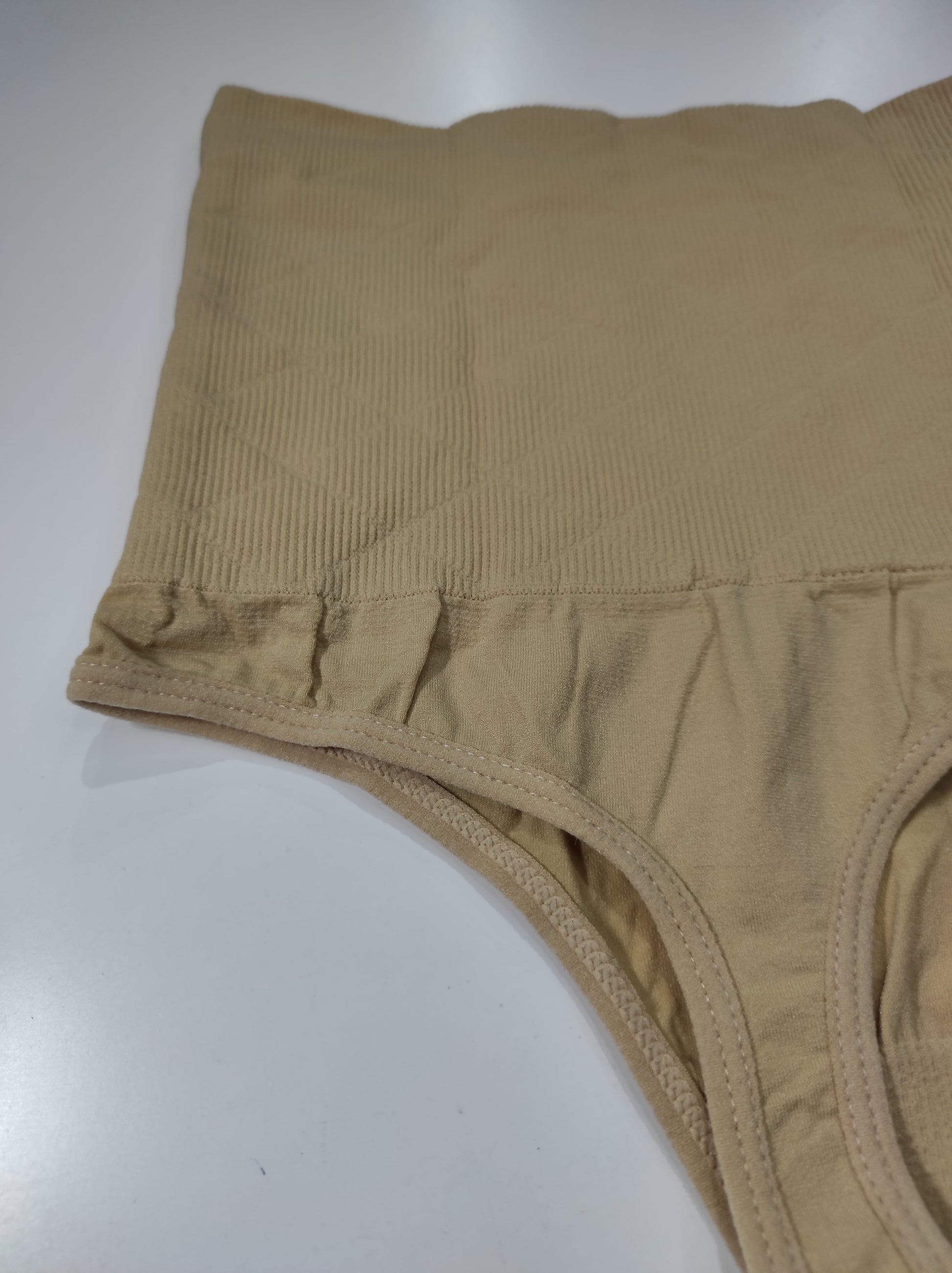 Tanga moldeadora de cadera beige S/M - additional image 3